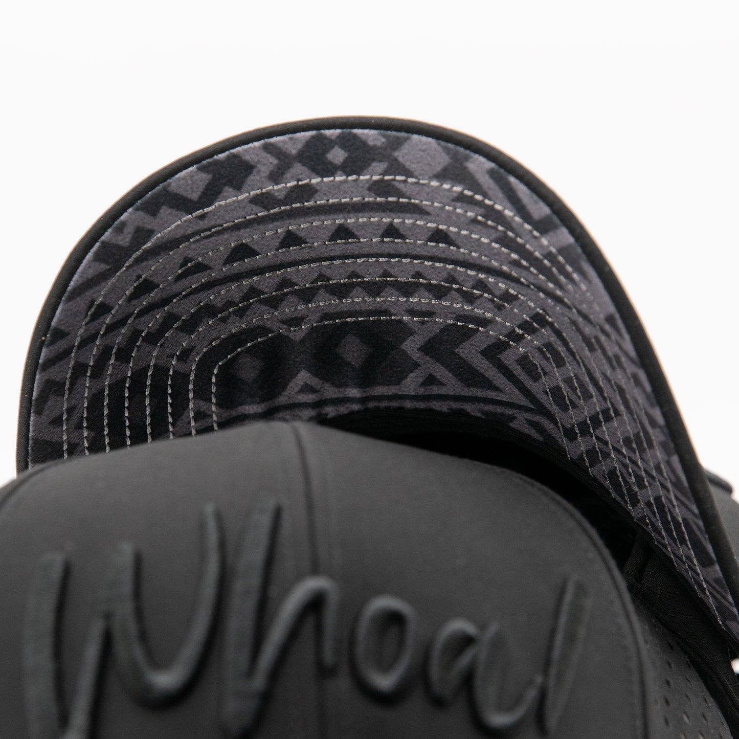 Whoa Damen Cap – All Black Edition